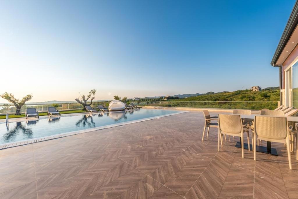 Top Villas Дуррес Экстерьер фото